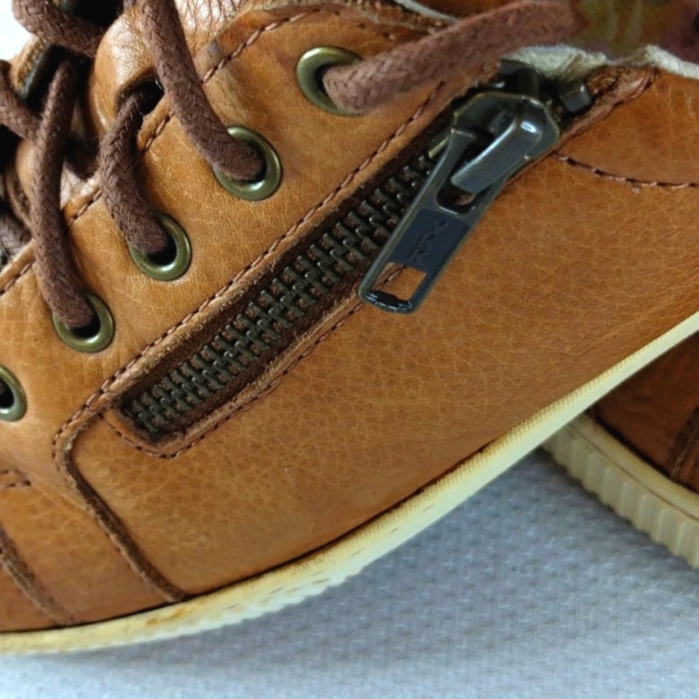 Born Paloma Leather 8M Woman Casual Sneakers Side Zipper - Picture 4 of 12